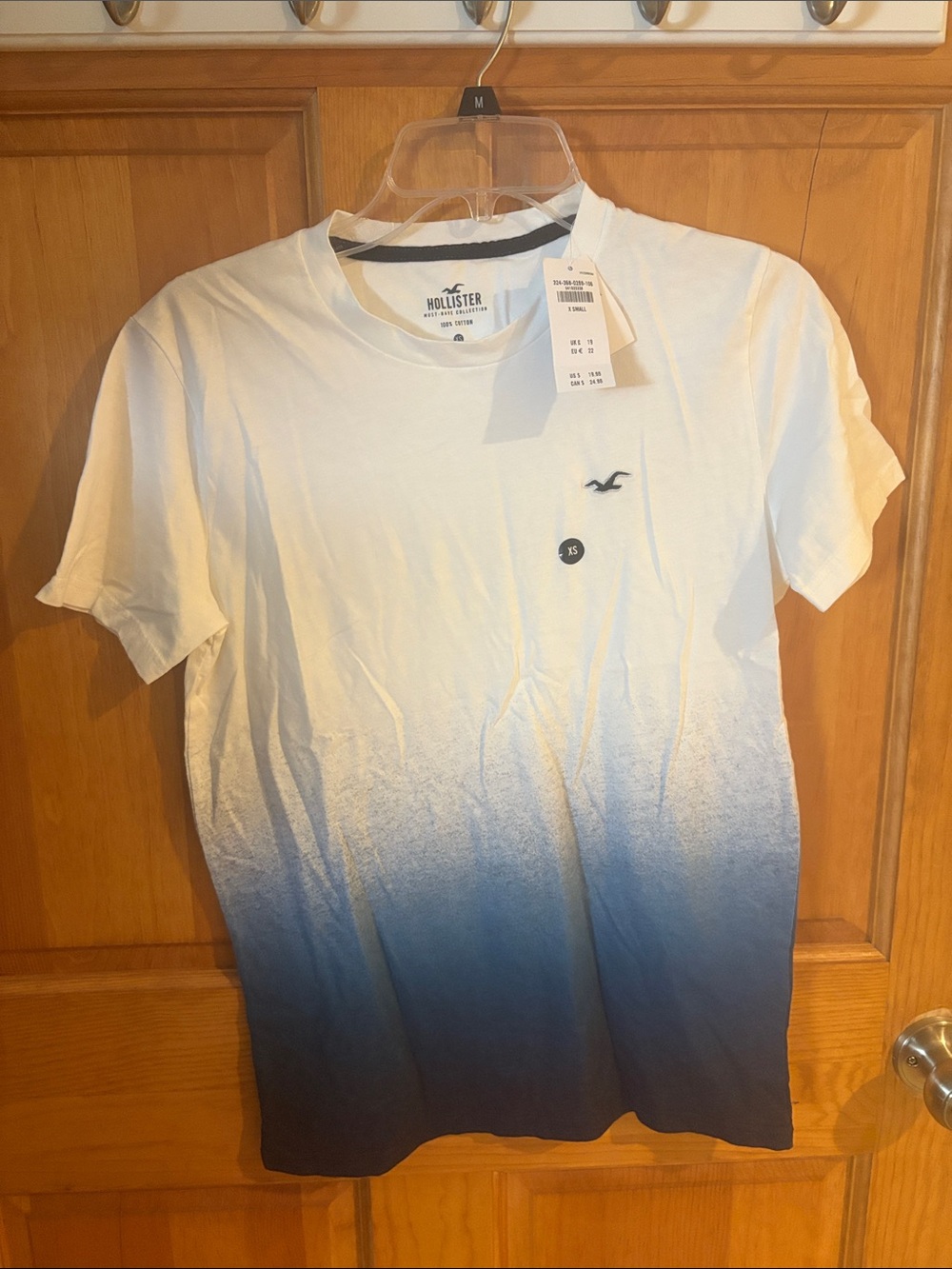 Hollister Men's White to Blue Ombre Crew Neck T-Shirt